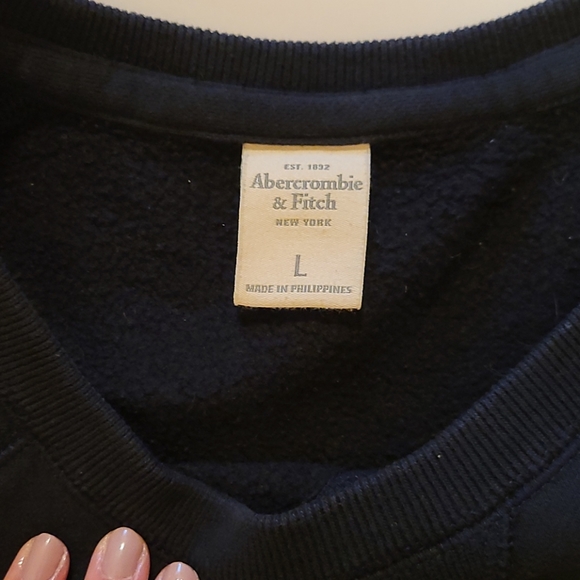 Abercrombie and Fitch sweater - Picture 3 of 3